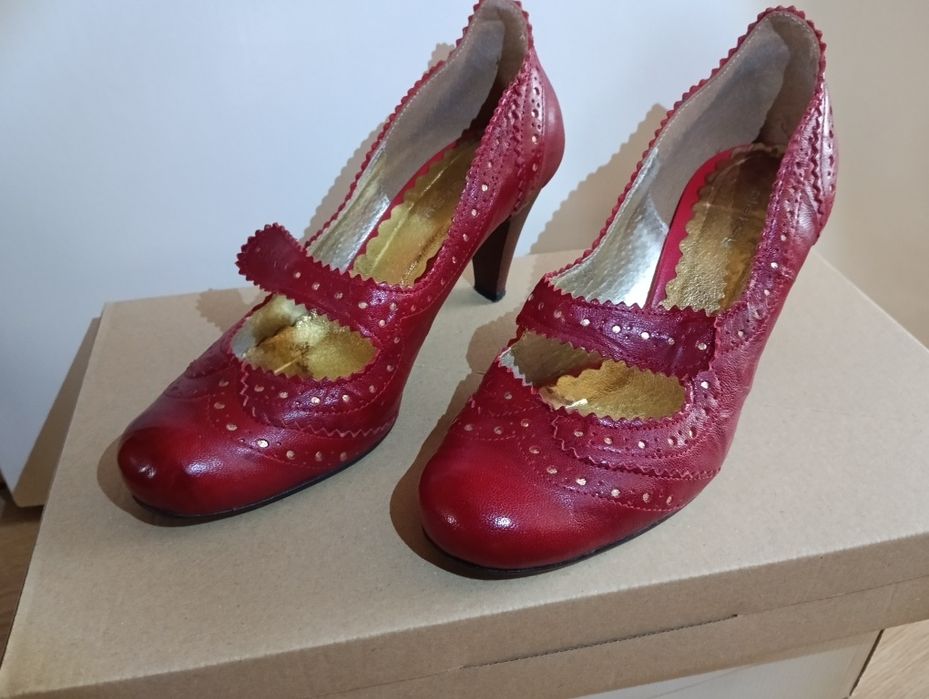 Czółenka marki Oleksy