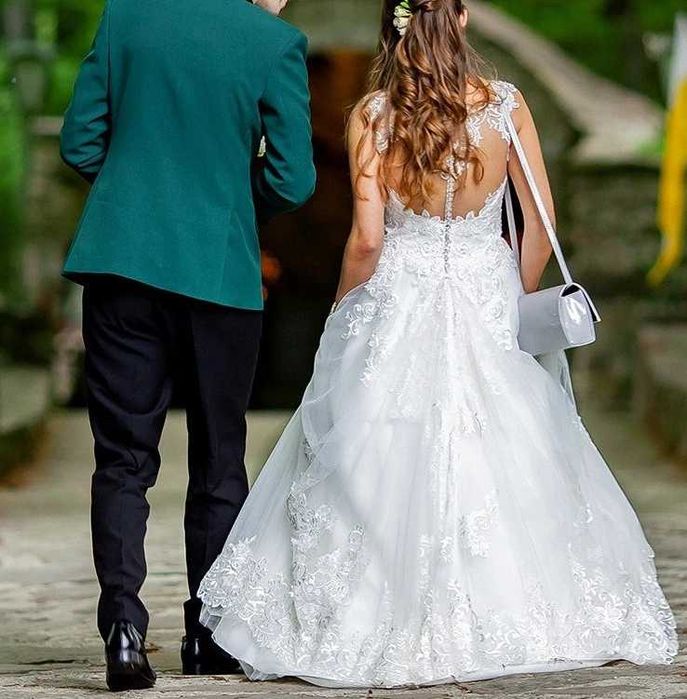 Obłędna suknia ślubna. Bądź jak księżniczka!