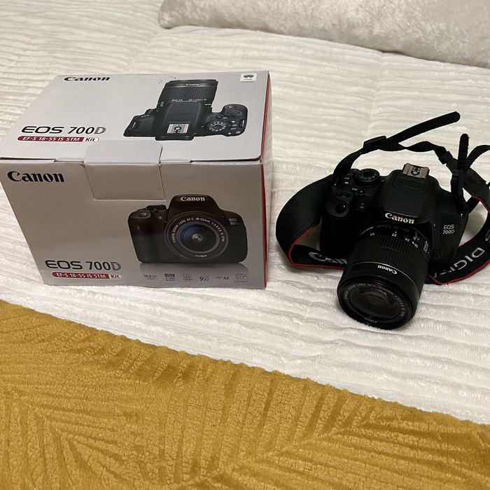 Cannon 700D com lente e kit comoleto