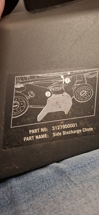 Boczny wyrzutnik do kosiarki