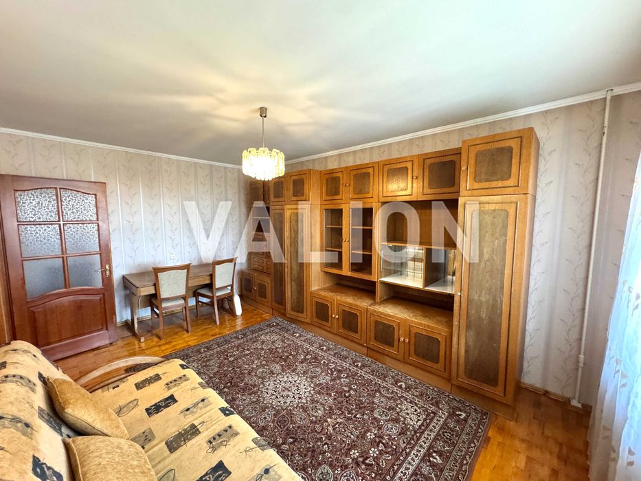 Продам 3-кімнатну квартиру з ремонтом вул.Хорольська 1,  Дарницький вокзал Дарницька(Ленінградська) пл