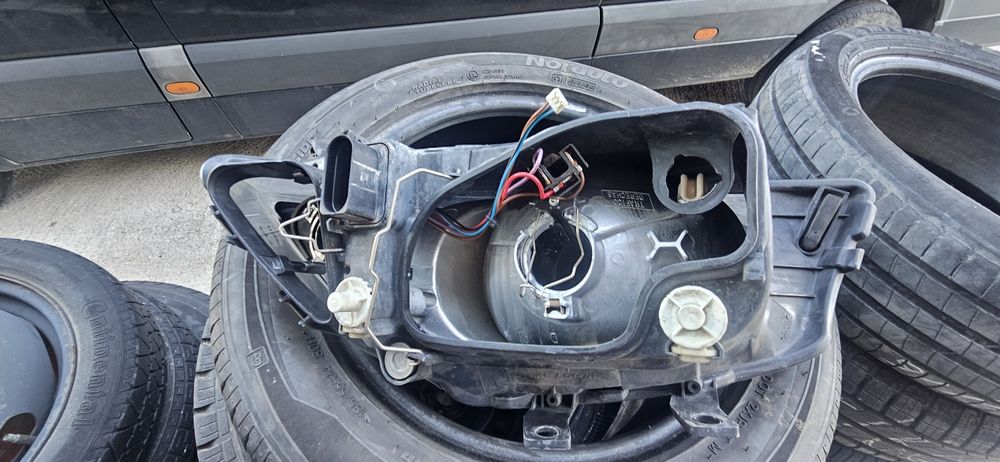 Farol seat ibiza.fundo preto