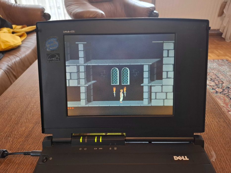 Dell Latitude 433C 486SX-25MHz RETRO Perełka kolekcjonerski stan BDB