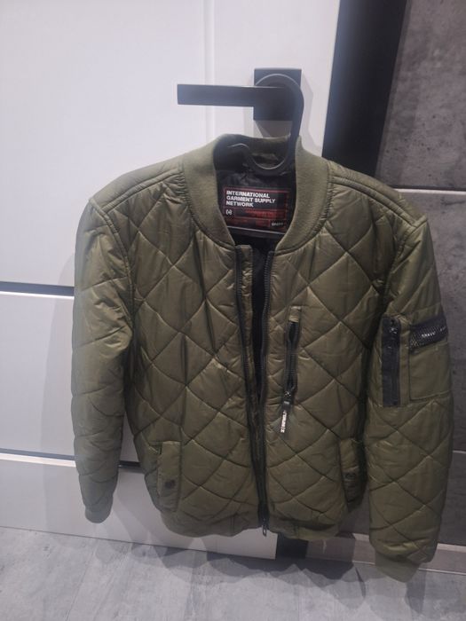 Modna kurtka jesienno- zimowa Cropp rozmiar S dużo kieszeni