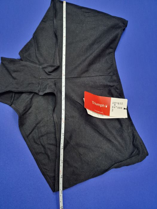 Bawełniane majtki Triumph 46 czarne w stylu szorty Nowe