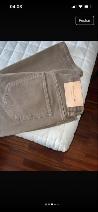 Dois pares de calças da Massimo Dutti, em bom estado.