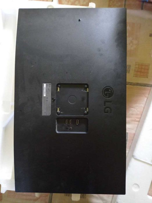 Монитор 31.5'' QHD IPS