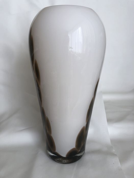 Ваза из стекла для декора, цветов