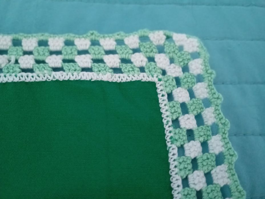 Pano com rebordo em crochê