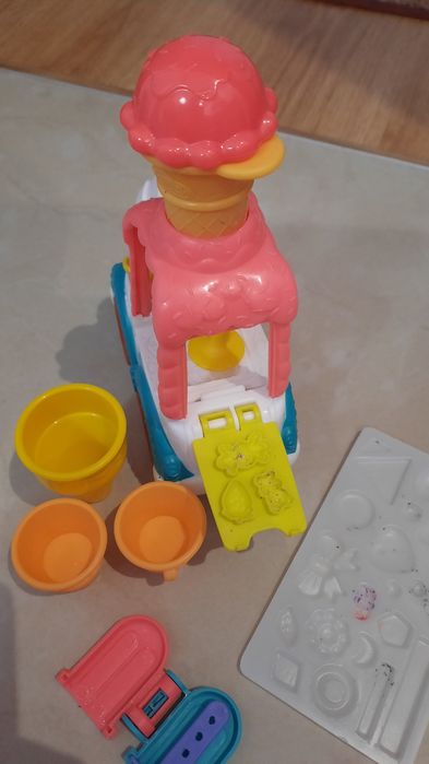Zestaw Play doh sprzedawca lodów ciastolina