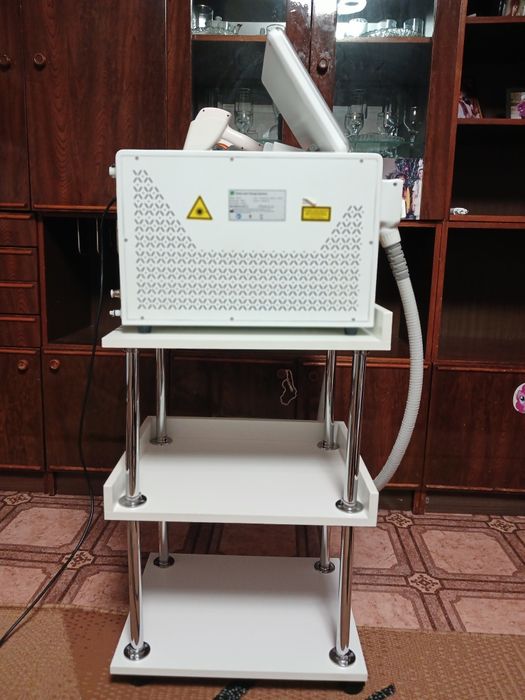 Діодний лазерний апарат для видалення волосся  стан нового