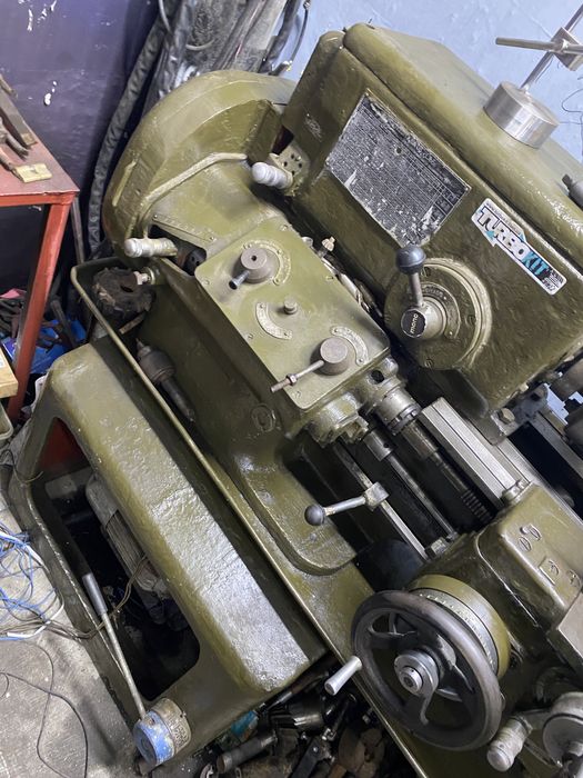 Токарный станок  1Е61м