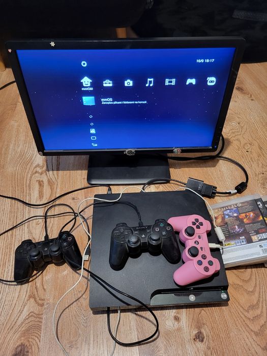 Sony PlayStation 3 slim CECH-2003B 1TB CFV Evilnat + 3 pady + 5 gier
