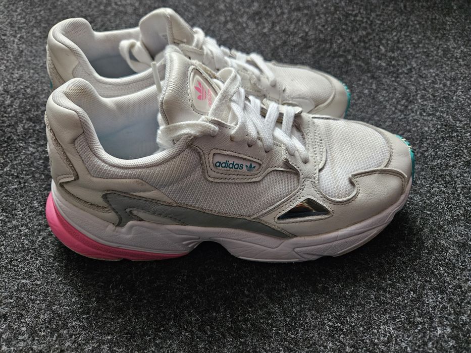 Buty Adidas oryginal 41 ⅓