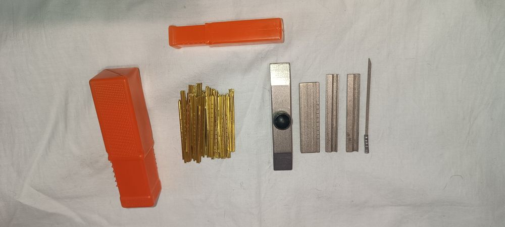 Самоїмпресія для замків