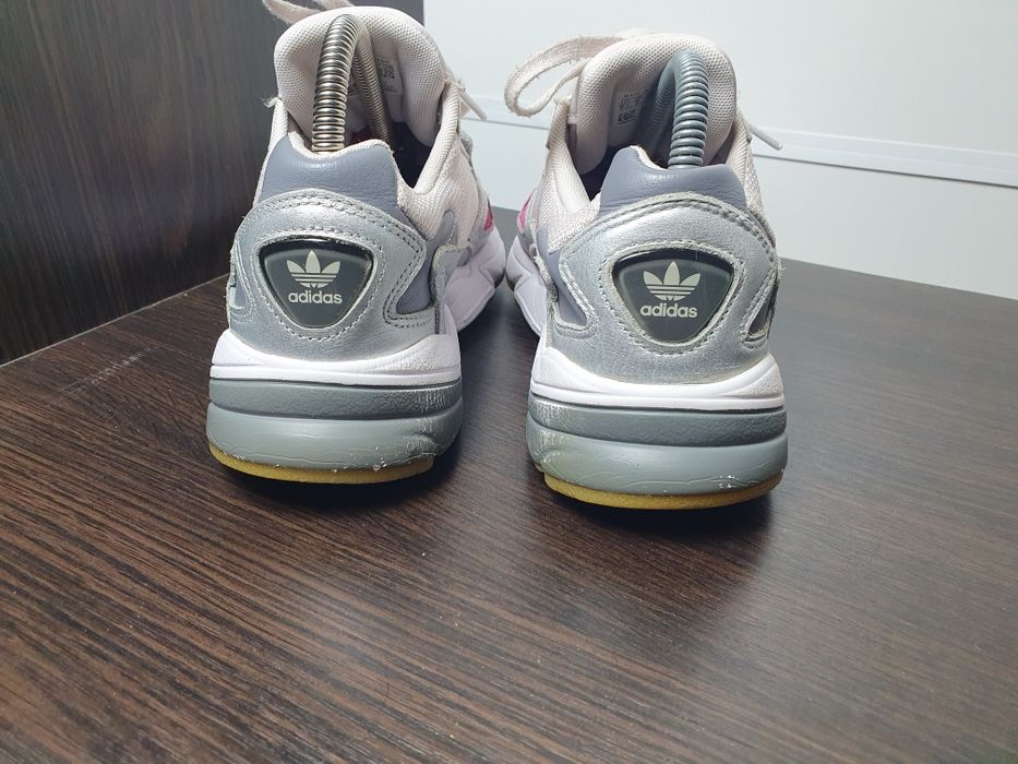 Кросівки Adidas Falcon(Оригінал)