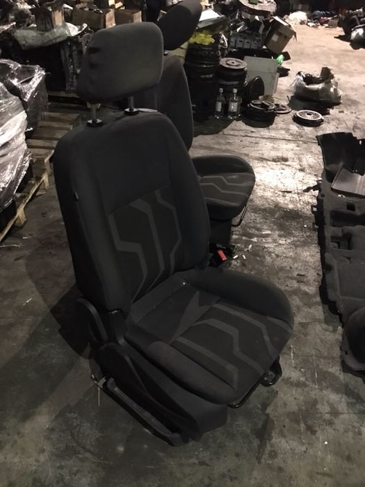 Сидение Ford  Transit Connect/toorneo