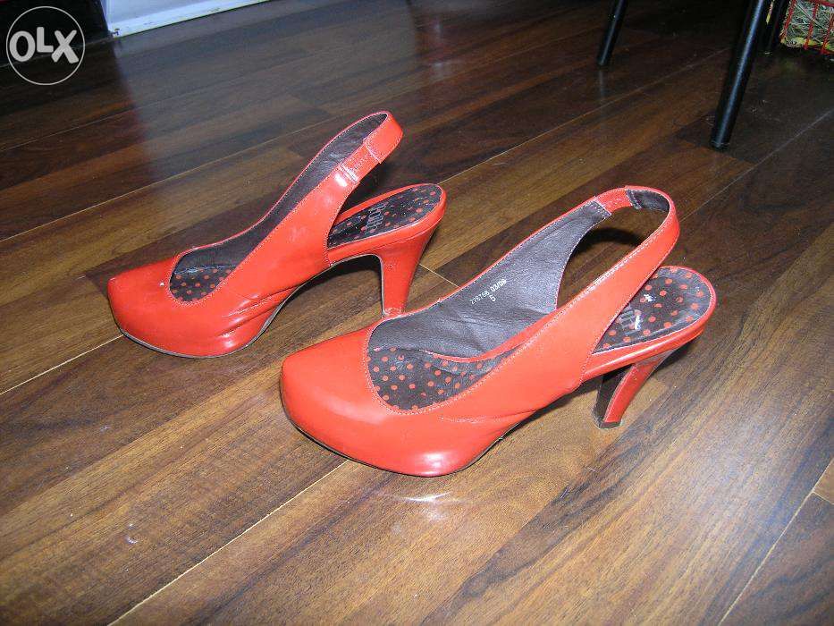 Buty damskie lakierowane 38