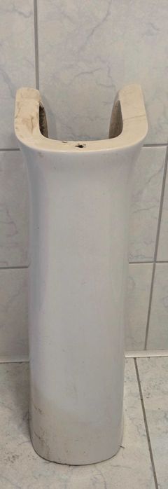 Umywalka z nogą biała