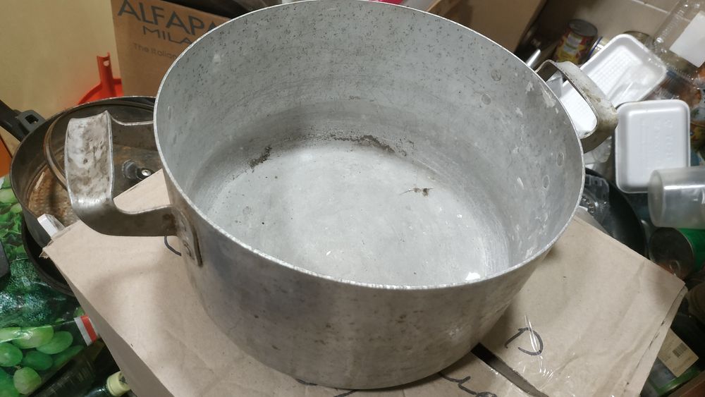 Продам кастрюли разные