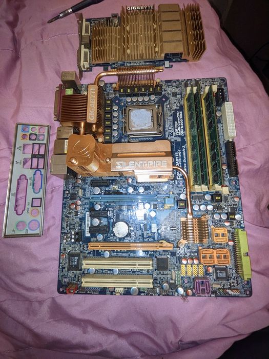 CPU Q8200 + Board + RAM