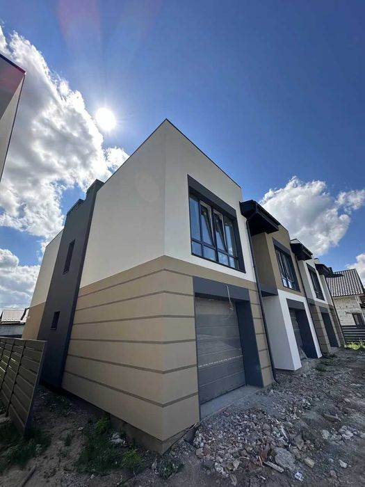 ОСТАННІЙ будинок! Продаж якісних таунхаусів з гаражем в Крихівцях