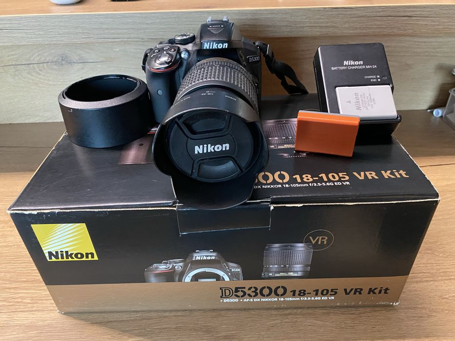 Nikon 5300 z obiektywem 18-105