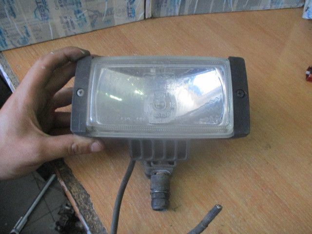 Farol nevoeiro frente direito VOLVO FL