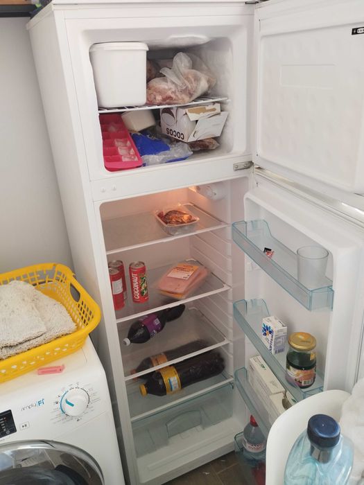 Frigorifico usado mas em bom estado de conservação