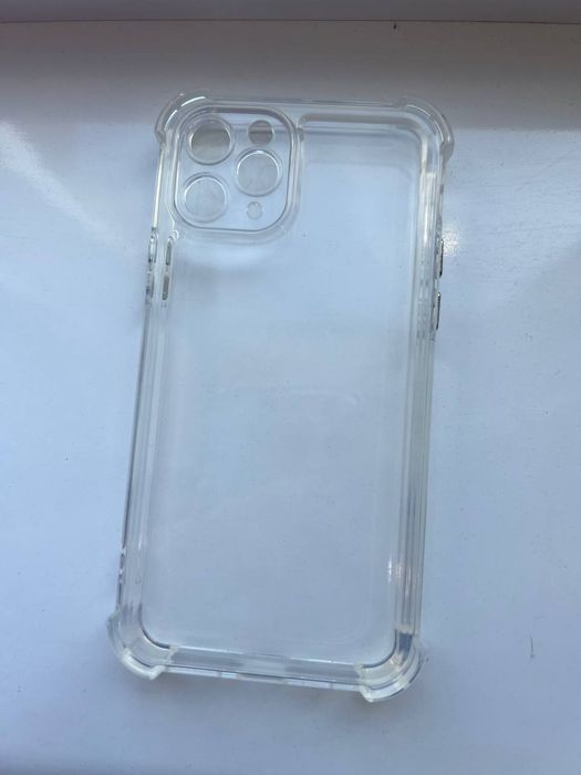 Продам чехлы на айфон 11 про новые не дорого