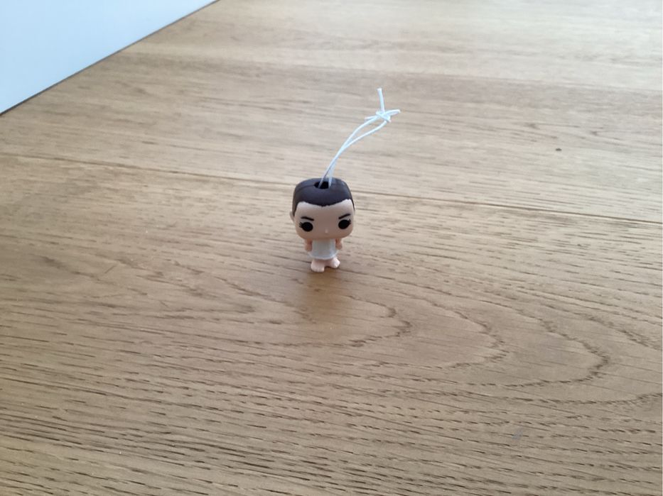 Brinquedo Kinder Joy eleven strangher things