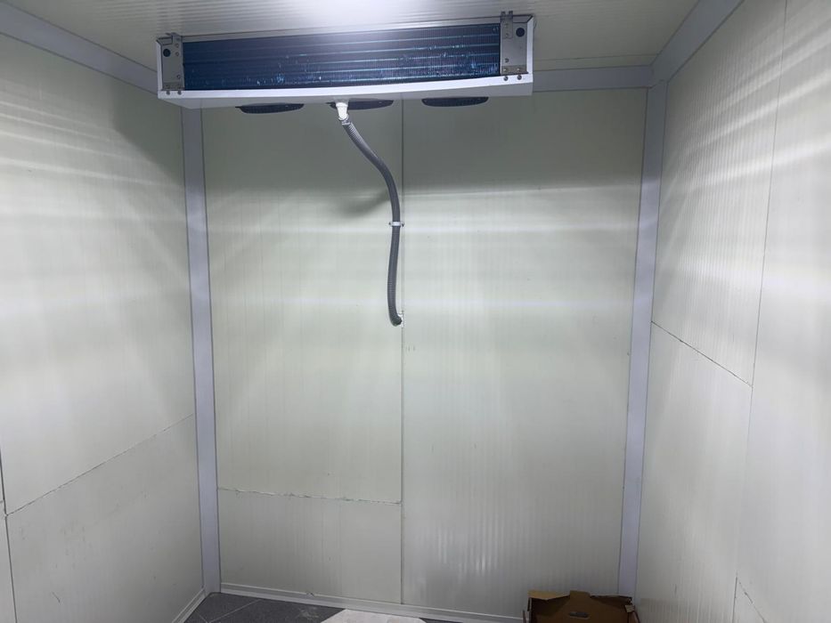 Vendo câmara frigorífica / arca de congelação completa.