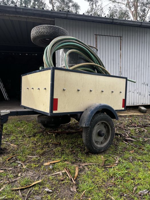 Reboque para carro ou carrinha