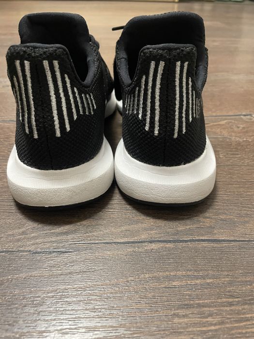 Кросівки adidas 38 розмір нові