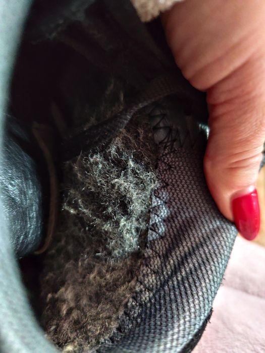 Чорні зимові кросівки