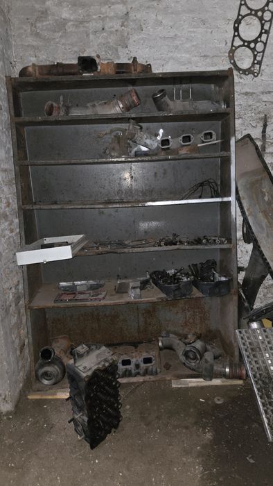 Продам металеві стелажі