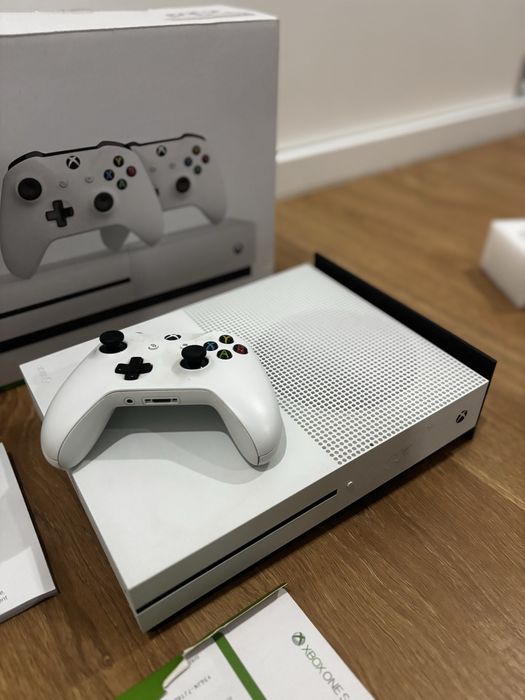 Xbox One S 1TB..