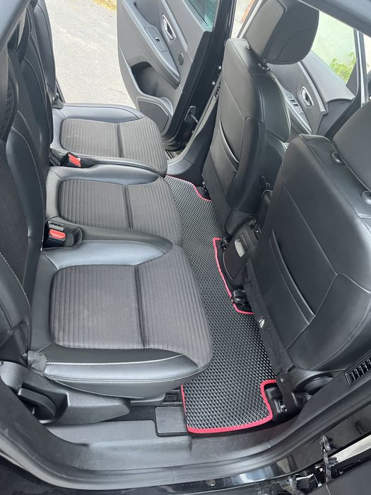 Renault Scenic 7 місць