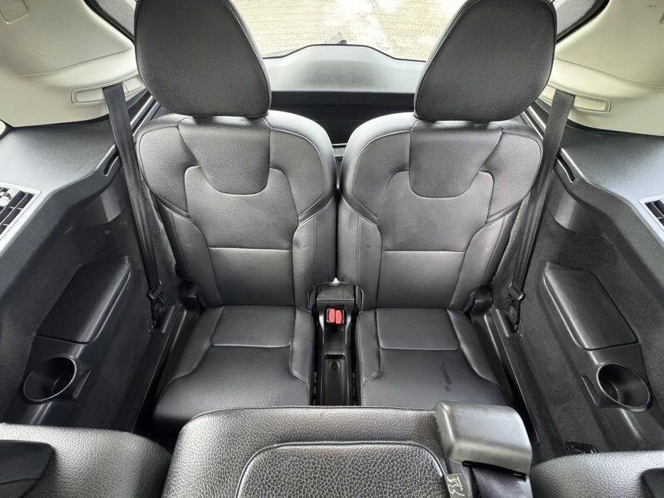 Volvo XC90      2019