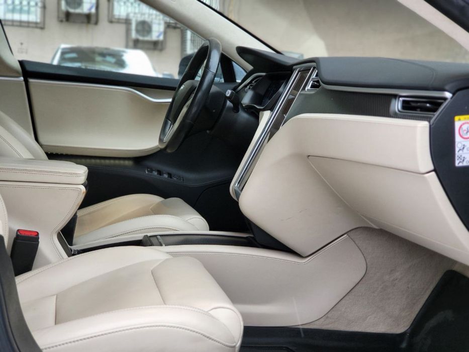 Tesla Model S 75D 2017p з Норвегії без ДТП