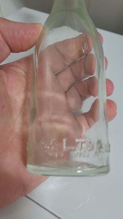 Garrafa gravada em alto relevo Agua Castello (Assis & Cª Ltdª)