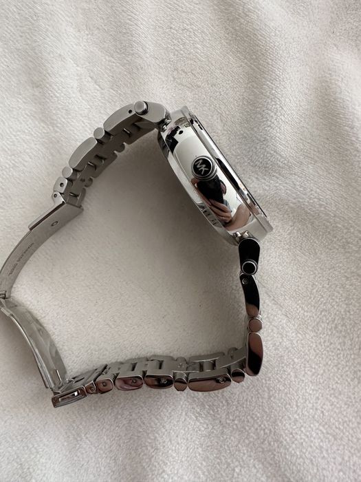 Relógio Smartwatch Michael Kors Access prateado com cristais