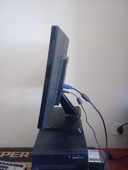 Монітор 18.5 " (12 Вольт) широкий