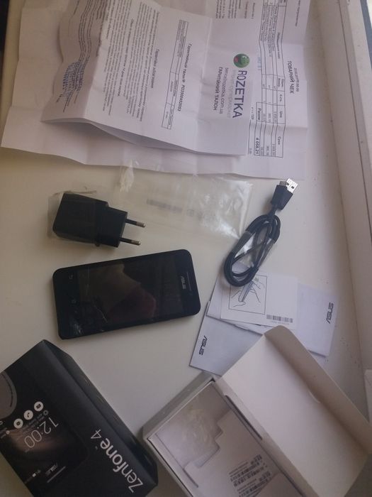 Asus Zenfone 4 (A400CGX) Black.