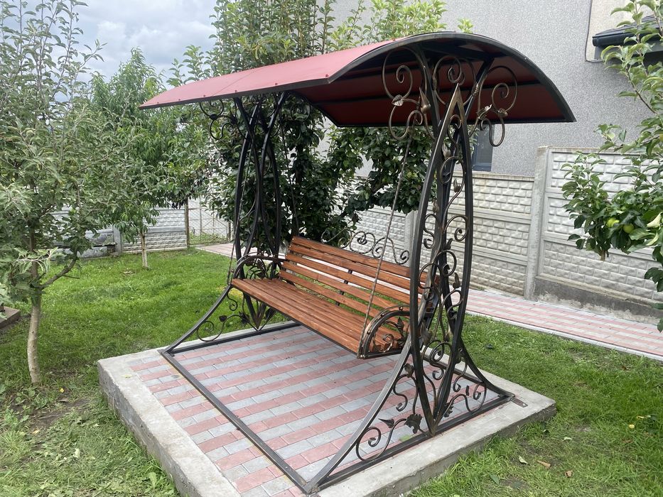 Ковані садові гойдалки