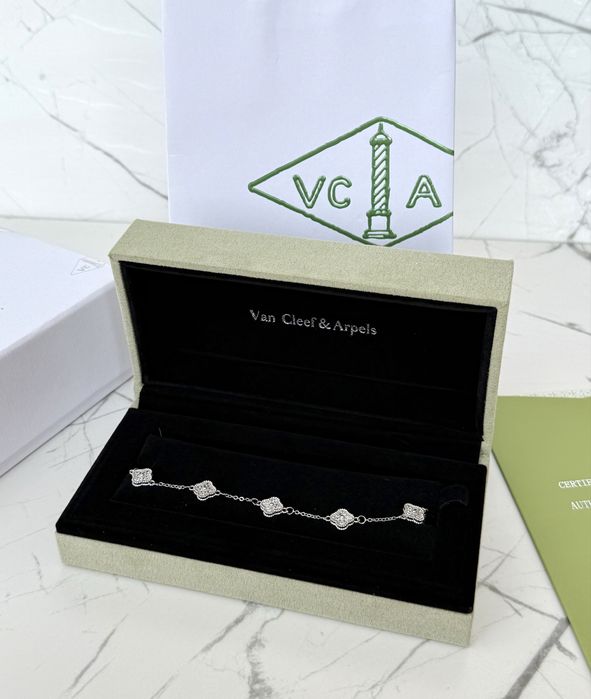 Браслет Van Cleef & Arpels  розмір регулюється, посріблення 925 проби,з камінцями, конюшина, клевер ван клиф, цепочка, серебро, ланцюжок