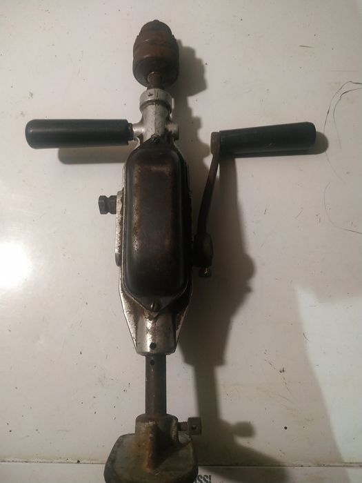 Ручной инструмент Дрель