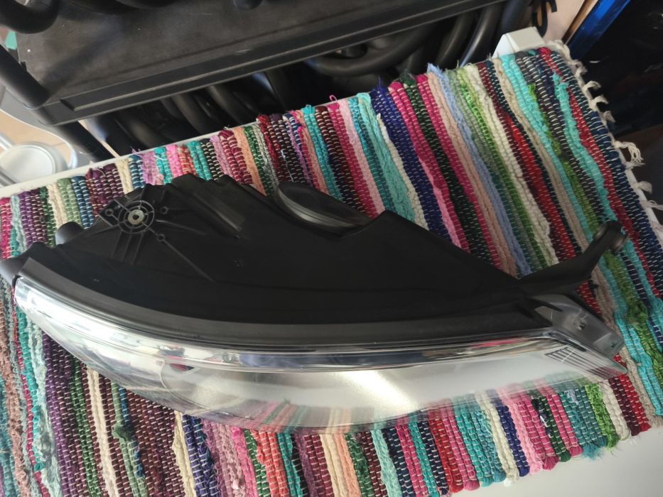 Farol direito bi-xenon Direcional VW Tiguan 5N1