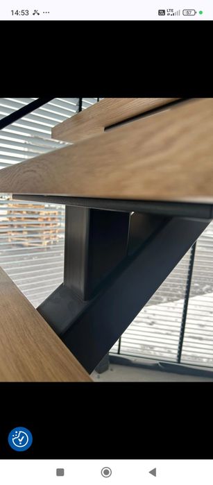 Schody, balustrady na konstrukcji metalowej, stalowej