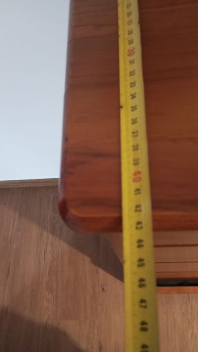 Vendo quarto com cama e colchão, camiseiro e cómoda. , comoda